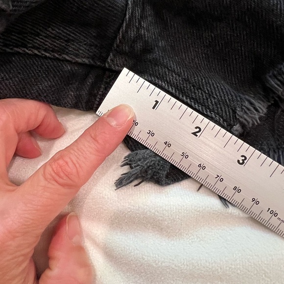 KanCan Black Distressed Frayed Jean Shorts Size 13/30 - Picture 10 of 10